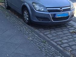 Grau Gebraucht 2006 Opel Astra Kleinwagen | 1.800 € (Guter Preis)