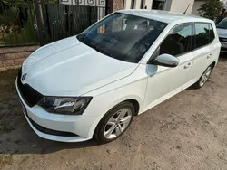 Weiß Gebraucht 2016 Skoda Fabia Active Limousine | 7.800 € (Guter Preis)