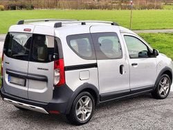 Grau Gebraucht 2019 Dacia Dokker Celebration Van / Kleinbus | 12.500 € (Fairer Preis)