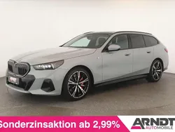 M brooklyn grau Gebraucht 2025 BMW 540 Comfort Edition Kombi | 66.884 € (Superpreis)