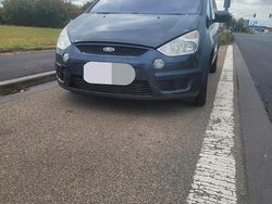 Blau Gebraucht 2010 Ford S-MAX S Van / Kleinbus | 2.639 € (Fairer Preis)