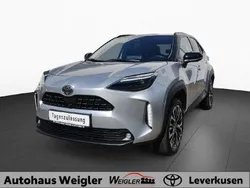 Silver metallic Neu 2025 Toyota Yaris Cross Plus SUV | 35.480 € (Teuer)