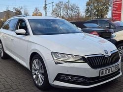 Weiß Gebraucht 2022 Skoda Superb Style Kombi | 18.350 € (Teuer)