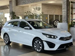 Weiß (wd) cararraweiss Gebraucht 2022 Kia Ceed Vision Kombi | 19.000 € (Guter Preis)