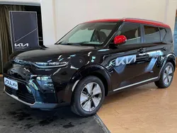 Fusion black/ dach rot Gebraucht 2023 Kia Soul EV Inspiration SUV | 29.990 € (Fairer Preis)