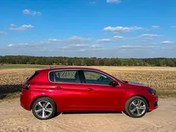 Rot Gebraucht 2018 Peugeot 308 S Limousine | 18.000 € (Teuer)