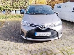 Bronze Gebraucht 2014 Toyota Yaris Cool Kleinwagen | 5.299 € (Guter Preis)