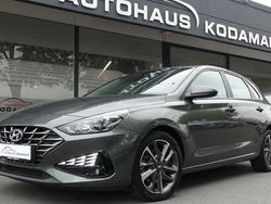 Grau Gebraucht 2023 Hyundai i30 Trend Limousine | 15.950 € (Fairer Preis)