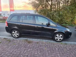 Grau Gebraucht 2011 Opel Zafira Innovation Van / Kleinbus | 2.999 € (Superpreis)