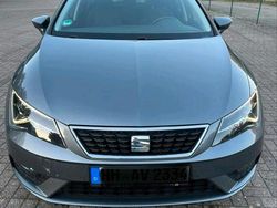 Grau Gebraucht 2017 Seat Leon Limousine | 9.500 € (Fairer Preis)