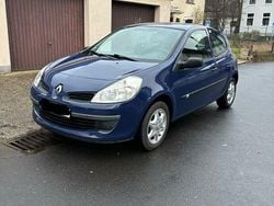 Blau Gebraucht 2007 Renault Clio II Limousine | 2.000 € (Fairer Preis)