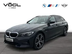 Grau Gebraucht 2021 BMW 330e Sport Line Kombi | 28.470 € (Fairer Preis)