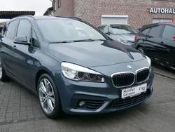 Grau Gebraucht 2015 BMW 225 Active Tourer Sport Line Van / Kleinbus | 15.990 € (Etwas zu teuer)