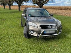 Braun Gebraucht 2011 Toyota RAV4 SUV | 11.999 € (Teuer)