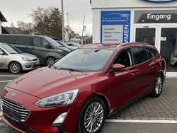 Rot Gebraucht 2018 Ford Focus Titanium Kombi | 12.890 € (Fairer Preis)