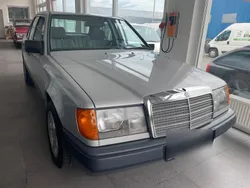 Silber Gebraucht 1987 Mercedes E230 Limousine | 9.950 €