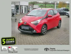 Vulcanorot Gebraucht 2021 Toyota Aygo X-play Kleinwagen | 9.990 € (Fairer Preis)