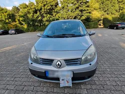 Grau Gebraucht 2005 Renault Mégane GrandTour Kombi | 3.100 €