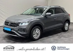Indiumgrau metallic Gebraucht 2024 VW T-Roc Life SUV | 21.470 € (Superpreis)