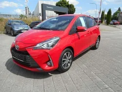Vulcano rot Gebraucht 2018 Toyota Yaris Club Limousine | 10.980 € (Fairer Preis)