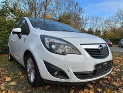 Weiß Gebraucht 2012 Opel Meriva Van / Kleinbus | 4.990 € (Fairer Preis)
