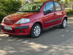 Rot Gebraucht 2002 Citroën C3 Kleinwagen | 950 €