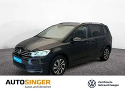 Deep black perleffekt Gebraucht 2023 VW Touran Active Van / Kleinbus | 31.890 € (Fairer Preis)