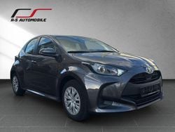 Grau Gebraucht 2021 Toyota Yaris Comfort Limousine | 12.890 € (Fairer Preis)