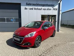 Rot Gebraucht 2017 Peugeot 208 Allure Kleinwagen | 7.500 € (Fairer Preis)
