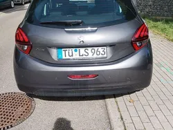 Grau Gebraucht 2019 Peugeot 208 Allure Kleinwagen | 11.500 € (Fairer Preis)