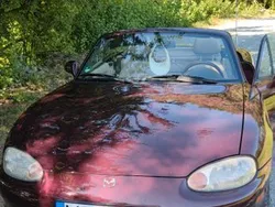 Rot Gebraucht 2000 Mazda MX5 Cabrio | 5.999 € (Etwas zu teuer)