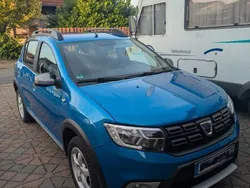 Blau Gebraucht 2017 Dacia Sandero Stepway Ambiance Kleinwagen | 8.800 € (Fairer Preis)