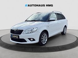 Weiß Gebraucht 2014 Skoda Fabia Ambition Kleinwagen | 5.700 € (Fairer Preis)