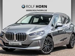 Grau Gebraucht 2022 BMW 223 Active Tourer Luxury Line Van / Kleinbus | 32.320 € (Fairer Preis)