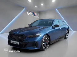 Blau Gebraucht 2024 BMW i5 Shadowline Limousine | 84.990 €