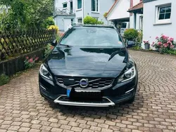 Schwarz Gebraucht 2017 Volvo V60 CC Kombi | 19.600 € (Guter Preis)