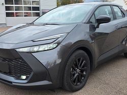 Grau Gebraucht 2025 Toyota C-HR+ Business Edition SUV | 27.350 €