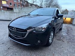 Schwarz Gebraucht 2016 Mazda 2 Center-Line Limousine | 10.890 € (Guter Preis)