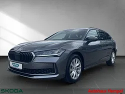 Graphitegrau metallic (metallic) Gebraucht 2024 Skoda Superb Selection Kombi | 35.990 € (Guter Preis)