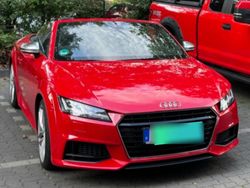 Rot Gebraucht 2016 Audi TT Roadster Design Cabrio | 24.500 € (Teuer)