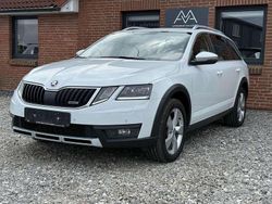 Weiß Gebraucht 2020 Skoda Octavia Scout 4x4 Kombi | 23.580 € (Superpreis)