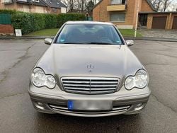 Grau Gebraucht 2006 Mercedes C320 Limousine | 3.600 € (Guter Preis)