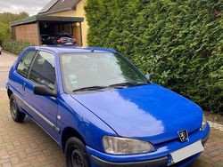 Blau Gebraucht 2001 Peugeot 106 Kleinwagen | 1.750 €