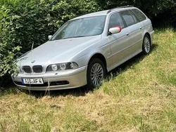 Silber Gebraucht 2001 BMW 520 Sport Line Kombi | 6.875 €