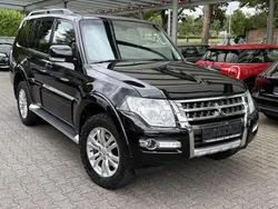 Schwarz Gebraucht 2018 Mitsubishi Pajero Edition SUV | 24.900 € (Fairer Preis)