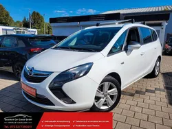 Weiß Gebraucht 2015 Opel Zafira Tourer Van / Kleinbus | 10.690 € (Fairer Preis)