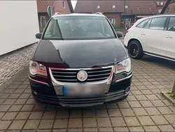 Schwarz Gebraucht 2006 VW Touran Van / Kleinbus | 4.000 € (Etwas zu teuer)