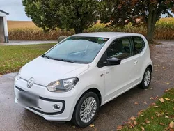 Weiß Gebraucht 2014 VW up! Kleinwagen | 5.550 € (Etwas zu teuer)