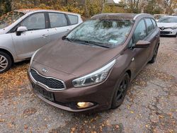 Braun Gebraucht 2014 Kia Ceed Spirit Kleinwagen | 3.200 € (Guter Preis)