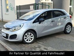 Silber Gebraucht 2013 Kia Rio 4 Kleinwagen | 5.900 € (Fairer Preis)